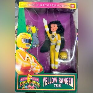 Vintage Power Ranger Yellow Ranger Action Figure with Outfit